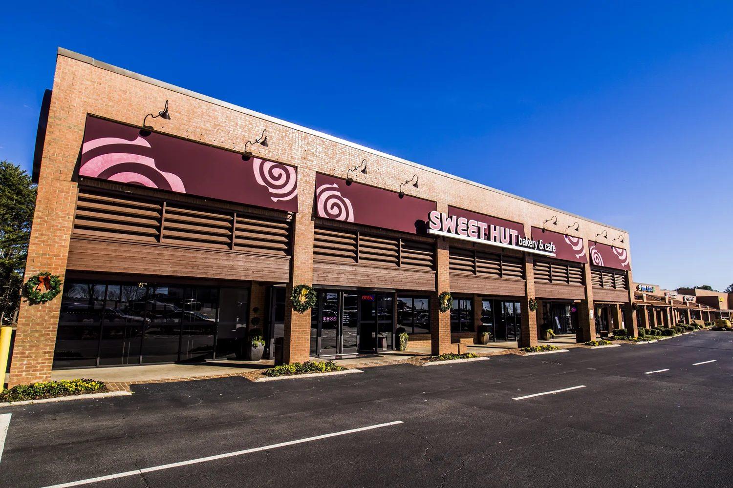 Sweet Hut Bakery & Cafe Duluth storefront